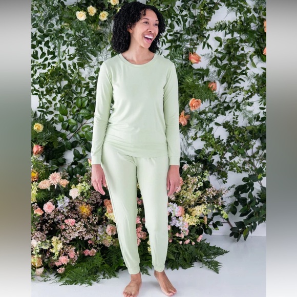 Kyte Baby Women’s Jogger Set in Pistachio - Picture 1 of 14